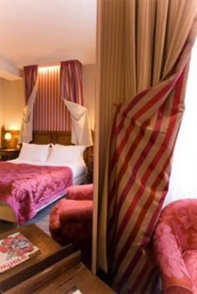 Au Manoir Saint Germain 4* פריז
